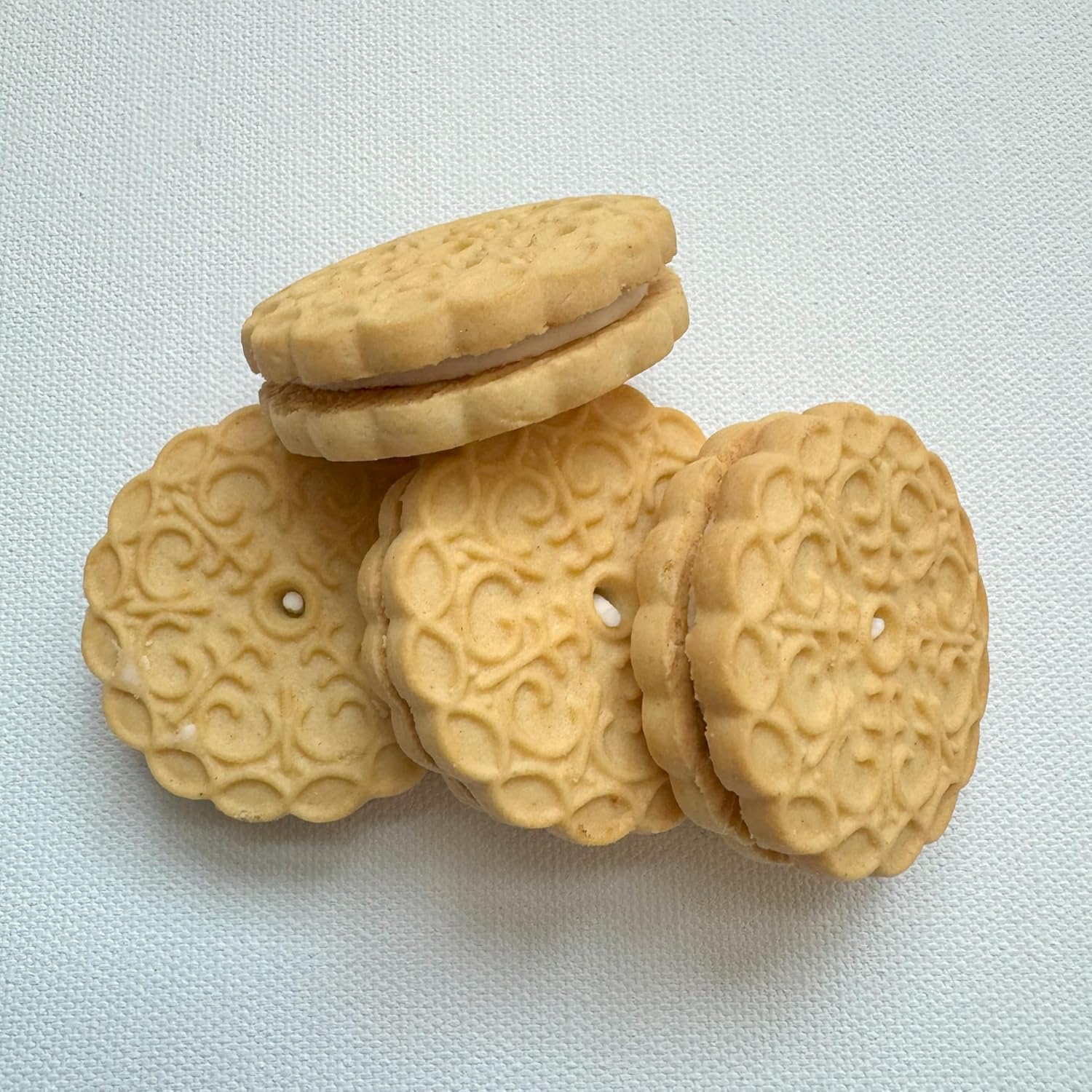 Exclusively Dog Cookies Sandwich Cremes Peanut Butter Flavor Dog Treats for Medium and Large Dogs, Natural and Made in The USA, 8 oz - Image 6