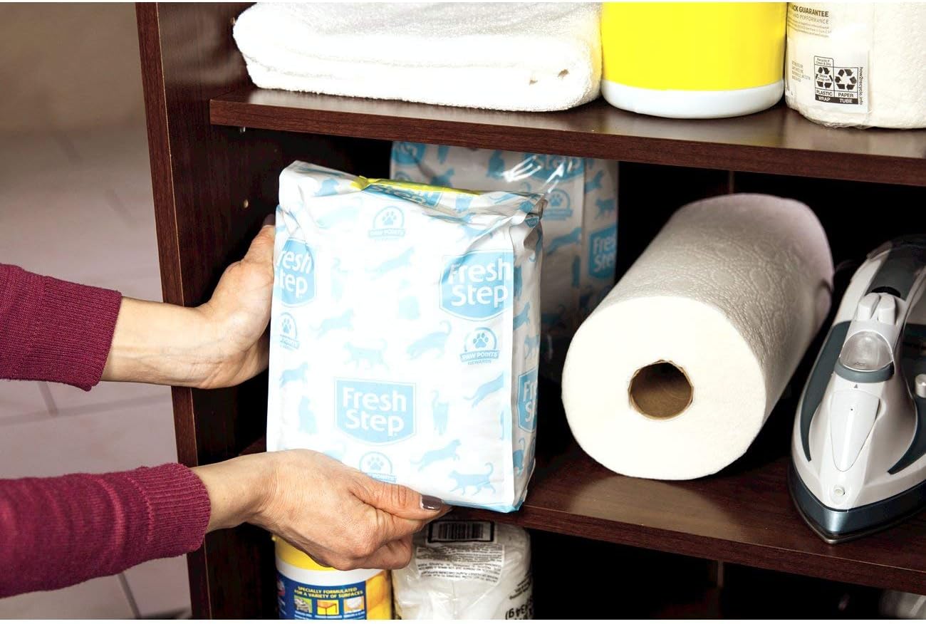 Fresh Step Extreme Mountain Spring Scented Clumping Cat Litter with Febreze Freshness, 42 lbs. - Image 7