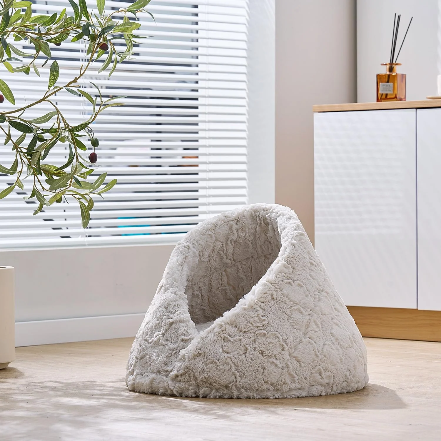 PetPals Cat Bed Made with a Soft Plush Material (Small, Rose Cradle) - Image 3